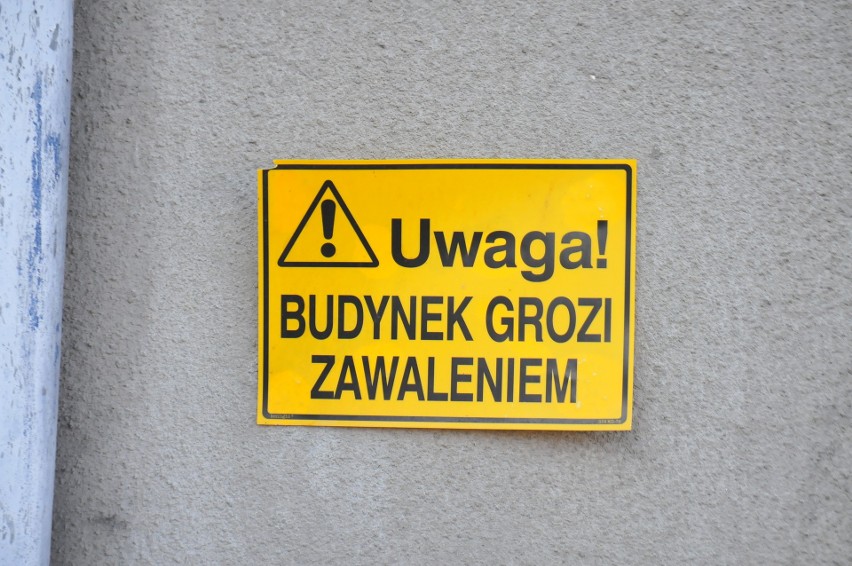 Kraków. Budynki gospodarcze klasztoru ojców karmelitów przy ul. Karmelickiej w coraz gorszym stanie. Grozi im zawalenie [ZDJĘCIA]