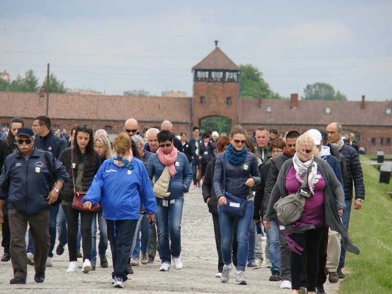 Ponad 2 miliony osób odwiedziło tereny byłego niemieckiego nazistowskiego obozu Auschwitz