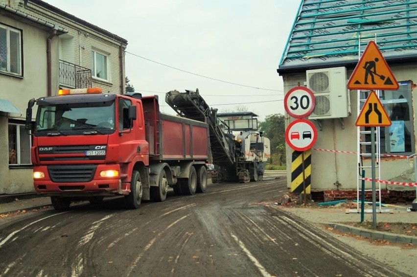 Przebudowa dróg w Ciepielowie i w miejscowości Chotyze.