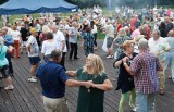 Rzeszów. Po długiej przerwie na bulwary wróciła miejska potańcówka seniorów [ZDJĘCIA, WIDEO]