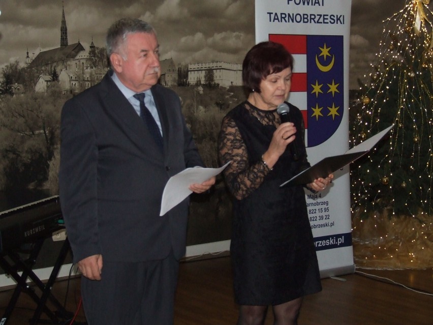 Radni powiatu tarnobrzeskiego uchwalili budżet na 2020 rok i podsumowali samorządowy rok [ZDJĘCIA]