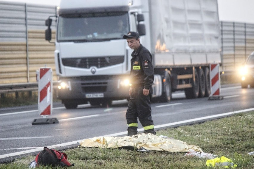 Dwoje dzieci zginęło w wypadku na autostradzie A2 pod...