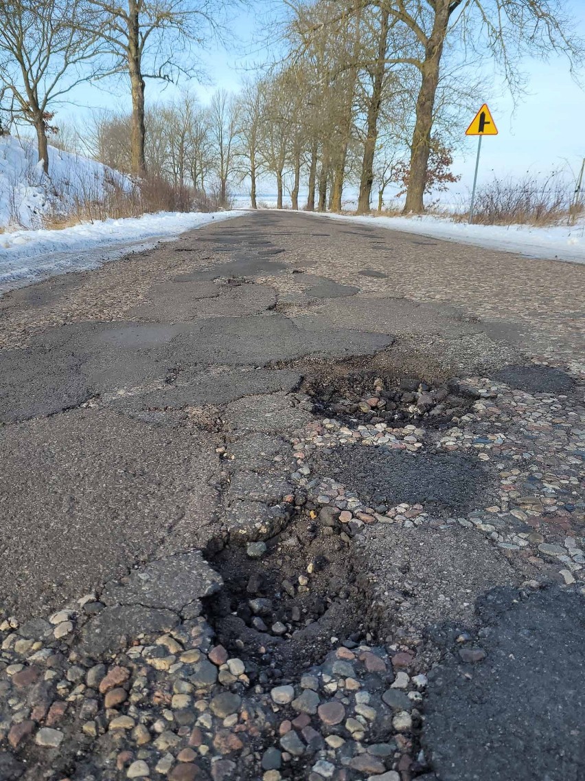 Odcinek drogi od dłuższego czasu czeka na remont