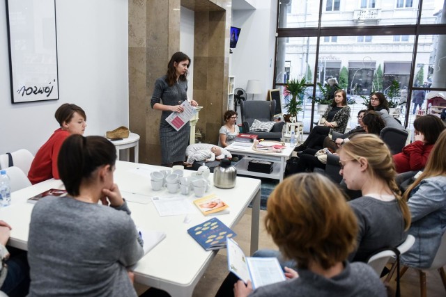 W PCŚ - Centrum Inicjatyw Rodzinnych przy ulicy Ratajczaka w Poznaniu odbywają się różnego rodzaju bezpłatne warsztaty