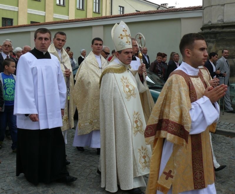 W procesji szedł biskup sandomierski Krzysztof Nitkiewicz.