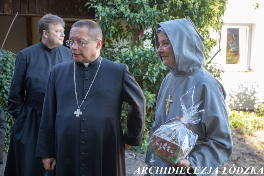 -  Inna jest droga małżonków, inna jest droga biskupów, inna...