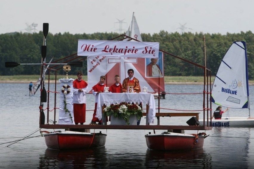 Wierni modlili się nad Zalewem Rybnickim [ZDJĘCIA]