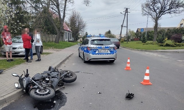 Zdjęcie z wypadku w Żernikach, w gminie Janowiec Wielkopolski (05.05.2023).