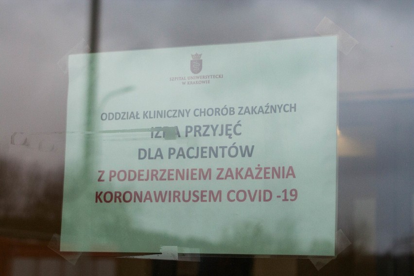 Koronawirus w Krakowie. Szpitale odwołują zabiegi. Wszystkim brakuje środków ochrony i dezynfekujących