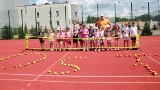 Ostrołęka. Wakacyjne zajęcia z tenisem ziemnym w Ostrołęce cieszyły się dużym zainteresowaniem wśród najmłodszych