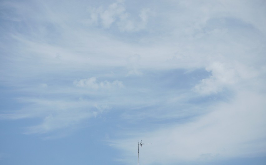 Niebo nad Lublinem. Spójrz w górę i zobacz, jakie chmury ''namalował'' wiatr. Zobacz zdjęcia