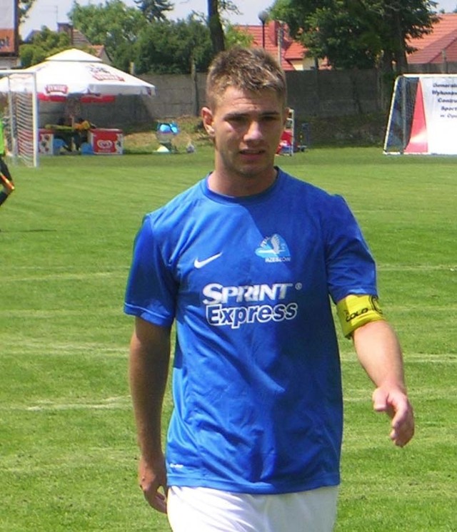 Piłkarze Stali wygrali w Opolu 3-1. Nz. kapitan drużyny Konrad Maca.