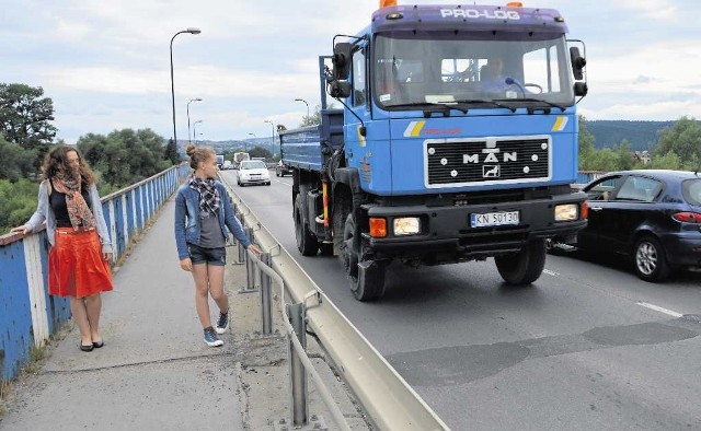 Nowy most heleński zapewni poczucie bezpieczeństwa jego użytkownikom, którzy teraz czują drgania przy każdym przejeździe ciężarówki, a nawierzchnia ciągle pęka w miejscach dylatacji