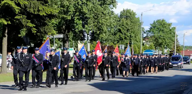 W obchodach brało udział wielu strażaków