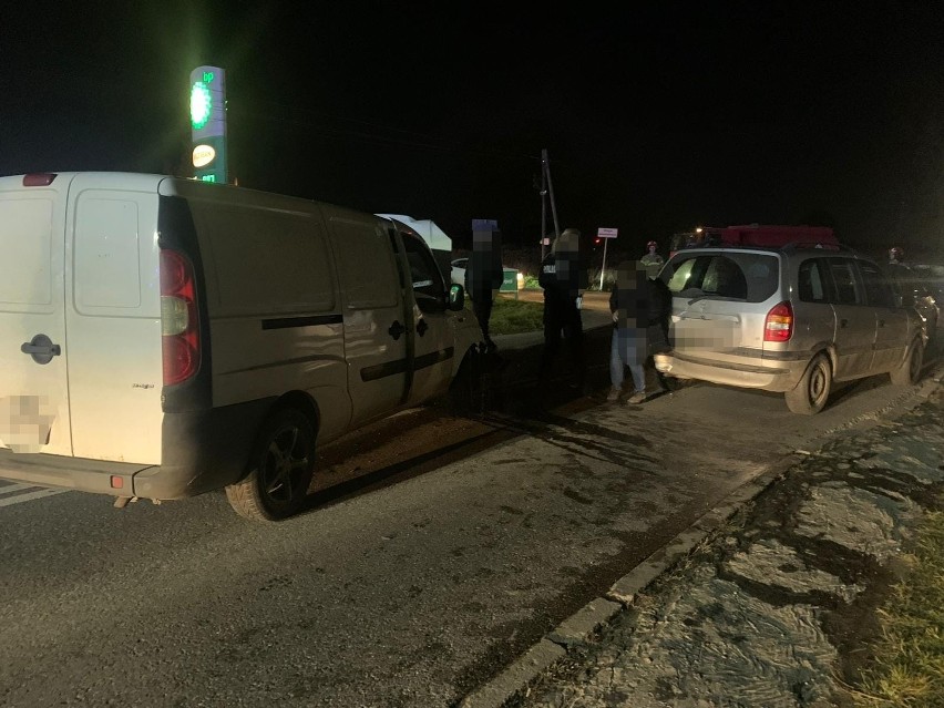 Zderzenie trzech samochodów na Kocmyrzowskiej w Krakowie