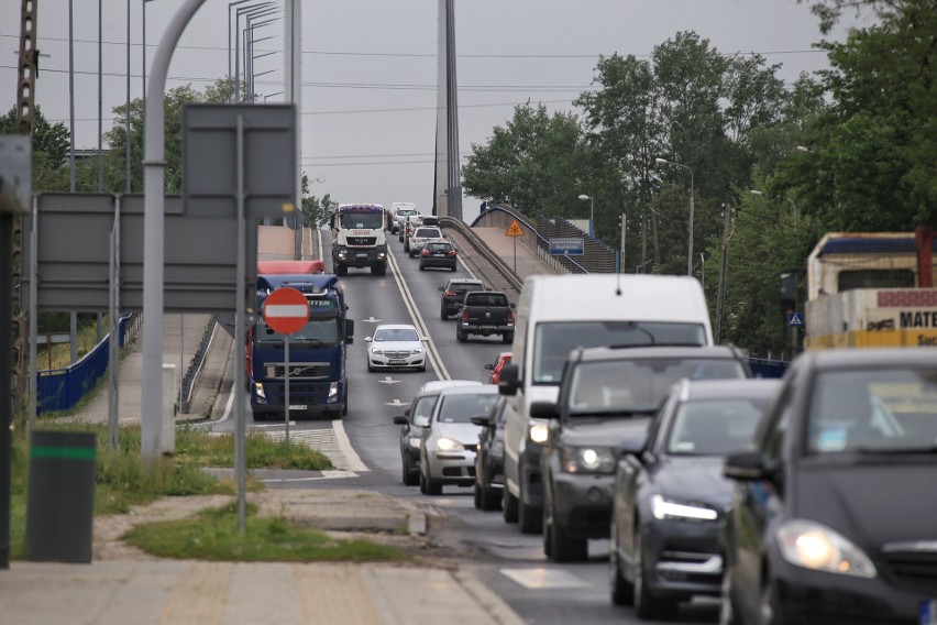 Ulica Obornicka jest zakorkowana niemal nieustannie. W...