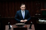 Wotum nieufności wobec ministra sprawiedliwości Zbigniewa Ziobry. Poseł PiS zapewnia: Zjednoczona Prawica stoi za nim murem