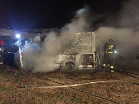 Wysogotowo pod Poznaniem: W nocy spalił się bus