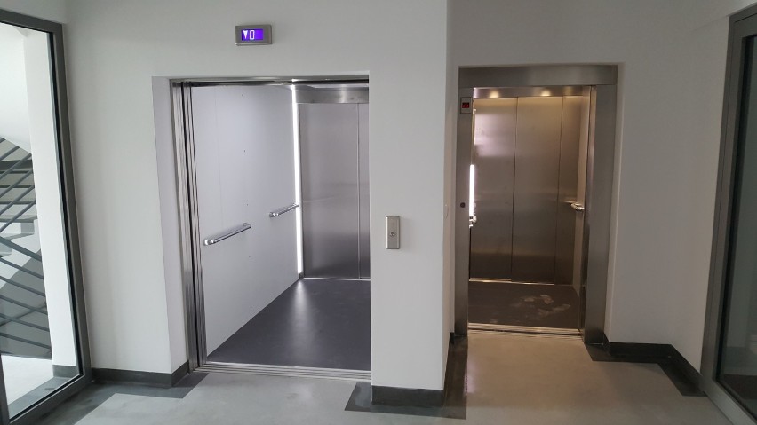 Szpital Pucki ma windę. W największej lecznicy powiatu puckiego noszowych zastąpią 2 podnośniki | ZDJĘCIA, WIDEO