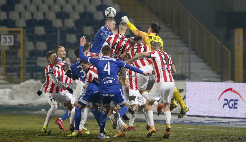 PGE Stal Mielec remisuje u siebie z Cracovią 0:0....