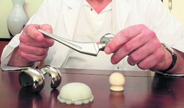 Zwyrodnienie stawów może prowadzić do zastosowania protezy