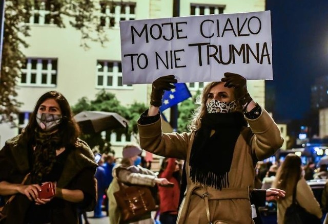 W razie problemów, np. zatrzymania przez policję, uczestnicy manifestacji mogą liczyć na bezpłatną pomoc prawną ze ze strony adwokatów pod numerem 608 553 337