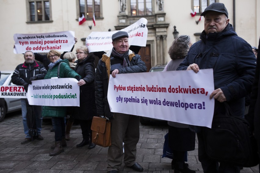 Radni chcą wyjaśnień w sprawie chaotycznej zabudowy Krakowa. Odbyła się nadzwyczajna sesja