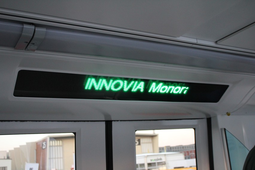 Monorail Innovia 300. Taki pojazd zaproponowała miastu firma...