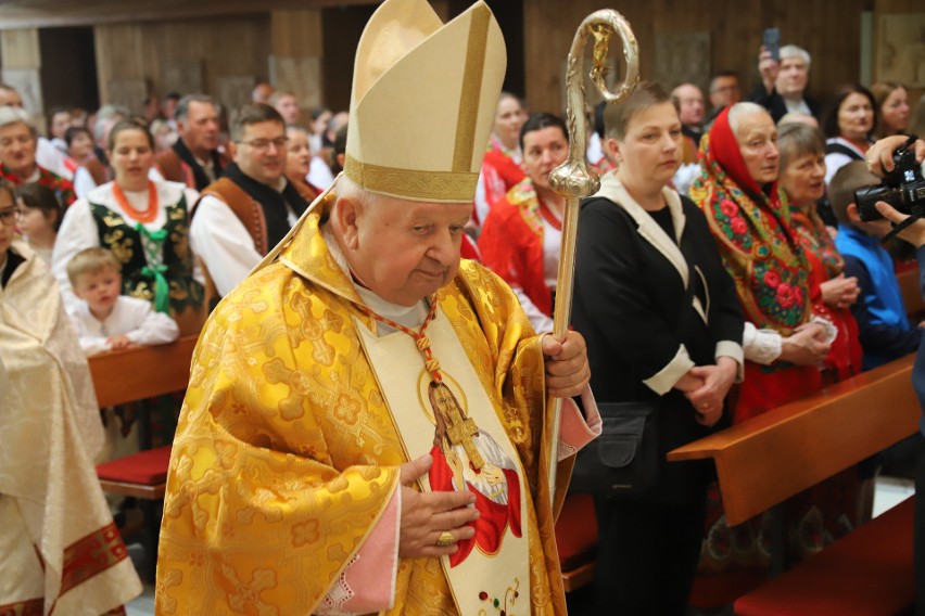 Wprowadzenie relikwii z krwi św. Jana Pawła II w Bukowinie...