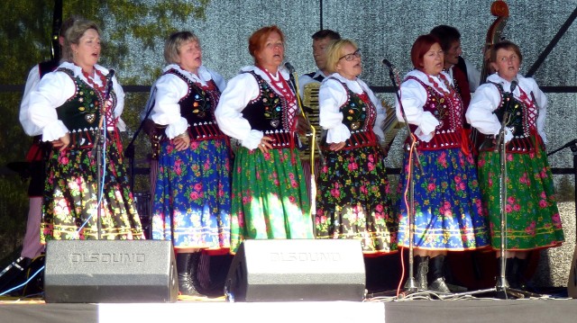 Zespół Drożanie z Drożejowic będzie bawił publiczność podczas niedzielnych dożynek w Skalbmierzu.