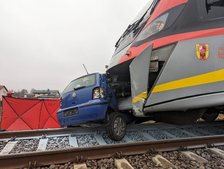 Tragiczny wypadek na przejeździe kolejowym w Ozorkowie....