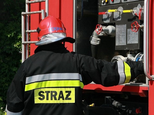 Na poddaszu budynku przy ul. Urody Życia w Sulechowie wybuchł pożar