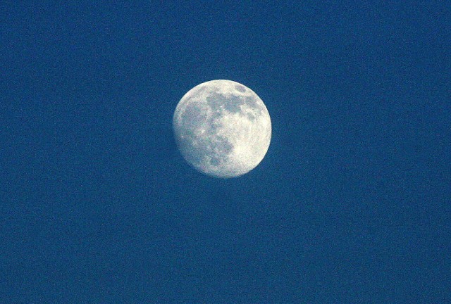 Niebieski Księżyc (Blue Moon) - sobota, 31 marca 2018. Druga pełnia księżyca w ciągu tego samego miesiąca.