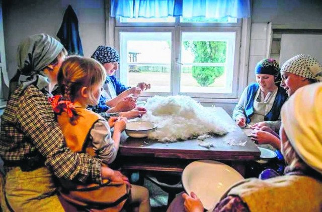 Jedną z atrakcji dwudniowego święta gęsiny w muzeum w Swołowie będą pokazy m.in. tradycyjnego darcia pierza