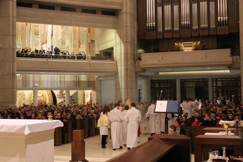  Liturgia Męki Pańskiej w Sanktuarium św. Jana Pawła II w Krakowie