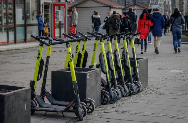 W Gdańsku przyjęto stawki za usuwanie elektrycznych hulajnóg