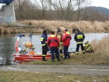 Zaginął Kamil Makać. Czterdziestu funkcjonariuszy przeszukuje Narew i jej brzegi. Brat zaginionego: wierzę, że się odnajdzie! [wideo] 