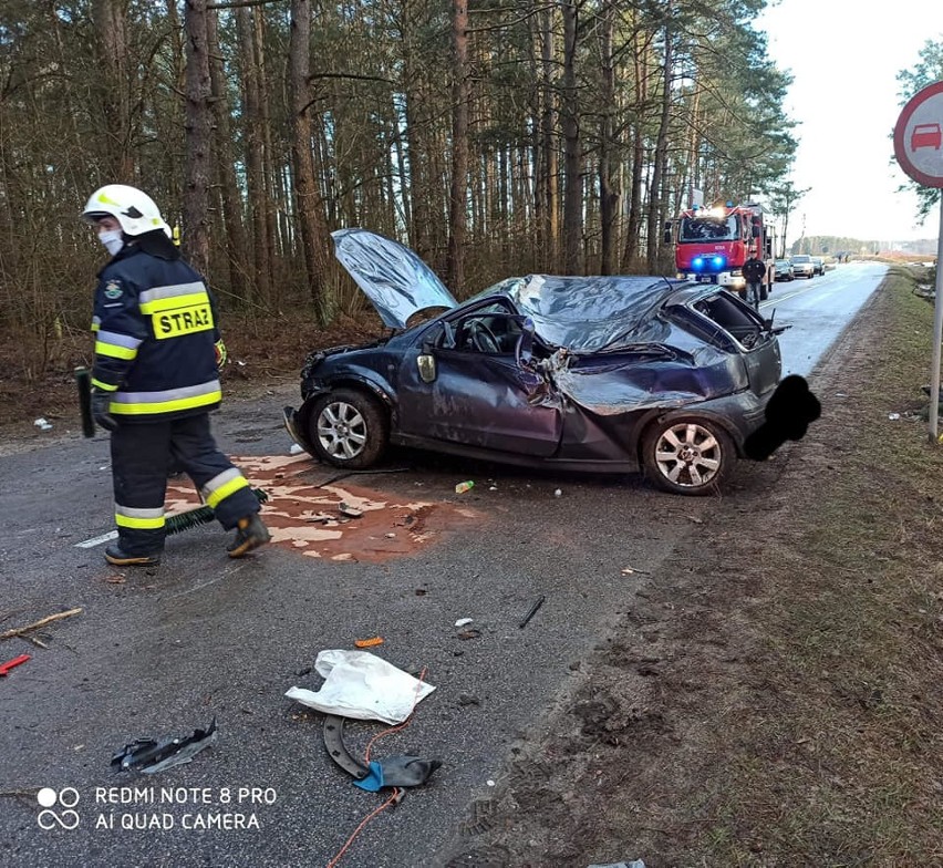 Wypadek na trasie Nowe Wykno - Gołasze Puszcza. W zderzeniu dwóch samochodów osobowych ranna została kobieta [ZDJĘCIA]