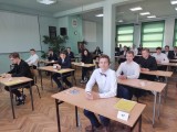 Matura 2022 z matematyki na poziomie rozszerzonym w Technikum numer 2 w Starachowicach. Relacja, arkusz i odpowiedzi. Zobaczcie zdjęcia 