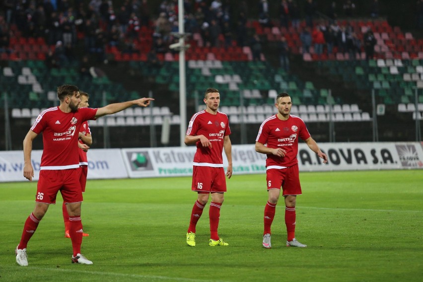 1. liga. Bytovia - Wigry. Karny, samobój - remis Wigier w...