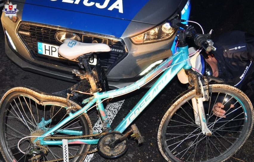 14-letni rowerzysta potrącony przez samochód osobowy w powiecie janowskim. Chłopiec trafił do szpitala