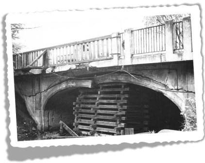 Most na Białce przed pałacem Branickich - ok. 1950 roku. Fot. ze zbiorów Tadeusza Chańki.