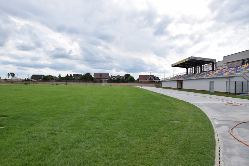 Trwa modernizacja i rozbudowa stadionu miejskiego w Oleśnie.