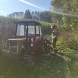 Śmierć na polu w miejscowości Wielgus. Obok traktor z glebogryzarką. Co się wydarzyło?