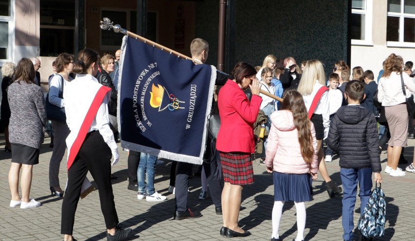 Po uroczystej mszy świętej w parafii Św. Maksymiliana Kolbe...