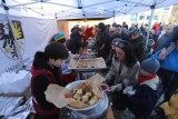 Piknik pełen ukraińskich dań w Tarnowskich Górach. Tłumy amatorów pysznego jedzenia stanęły w gigantycznej kolejce