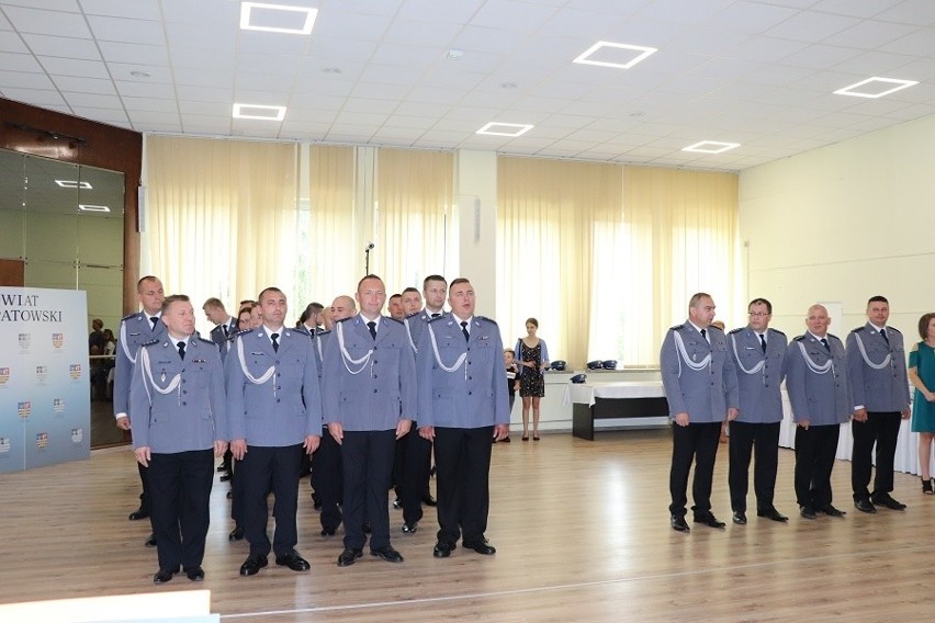 Powiatowe święto policji w Opatowie. Były awanse i podziękowania