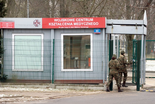 Studenci Wojskowego Centrum Kształcenia Medycznego w Łodzi poskarżyli się do Rzecznika Praw Obywatelskich