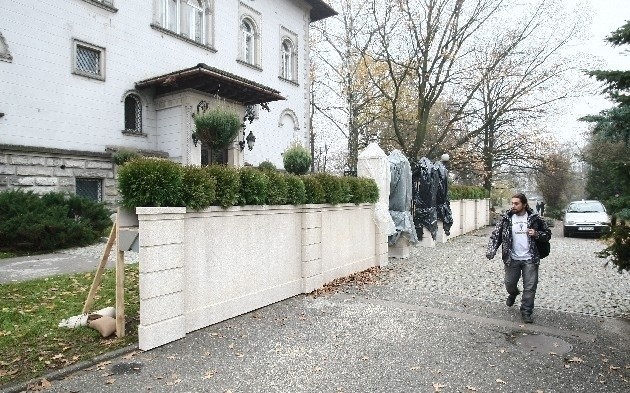 W parku im. bpa Klepacz powstaje scenografia do filmu "Hiszpanka".