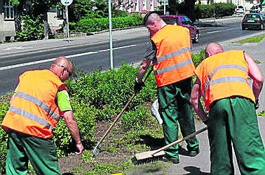 Więzień zaatakował dwie kobiety. Mimo tego incydentu więźniowie powrócą na ulice.